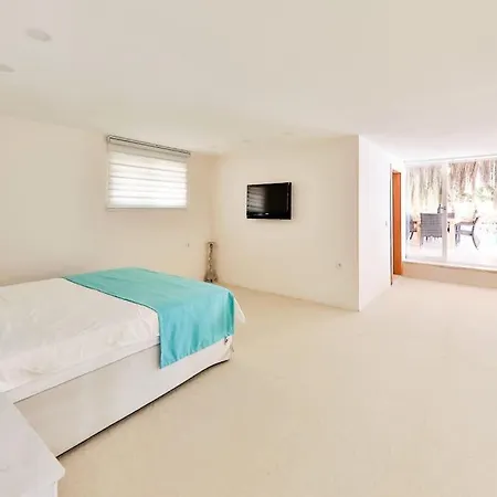 Luxury 2 Bed With Infinity Pool & Sea Views * كاس