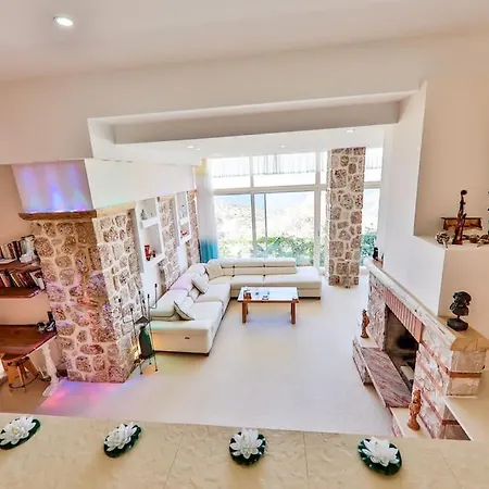 فيلة Luxury 2 Bed With Infinity Pool & Sea Views