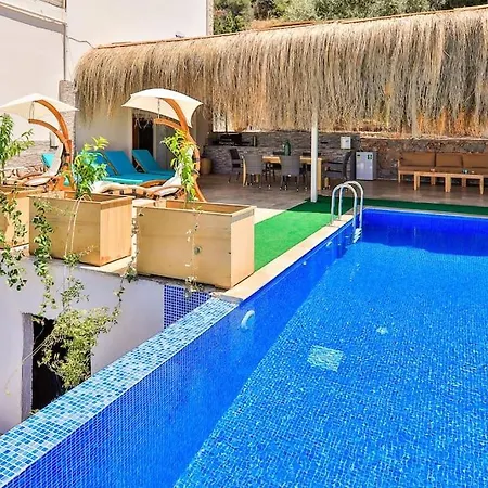 Luxury 2 Bed With Infinity Pool & Sea Views كاس