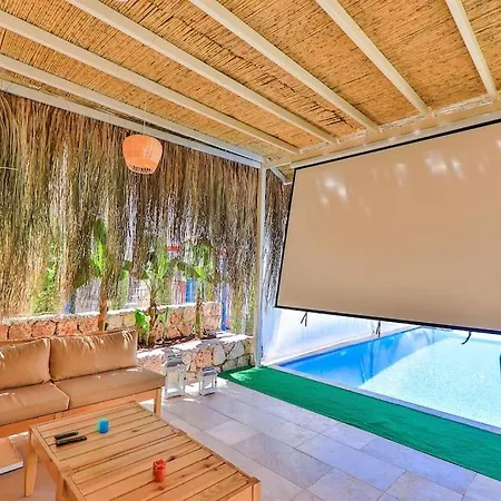 Luxury 2 Bed With Infinity Pool & Sea Views וילה *