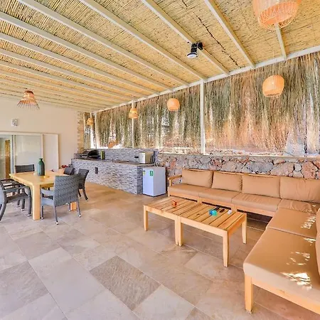Luxury 2 Bed With Infinity Pool & Sea Views וילה *